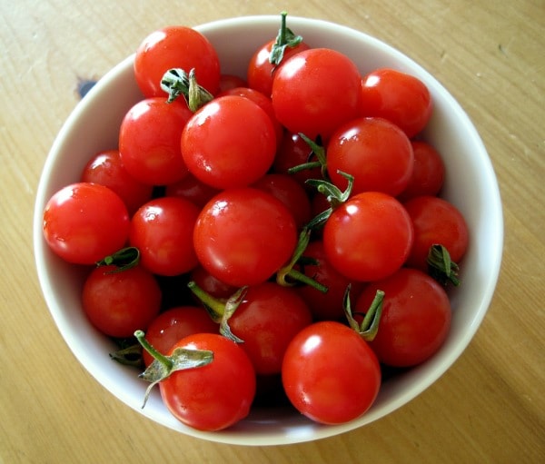  bowl of tomatoes